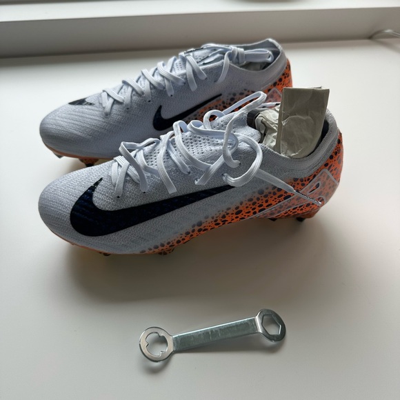 Nike Zoom Mercurial Vapor 16 Elite Soft Ground Pro ‘Electric Pack’ Cleats - Picture 2 of 12